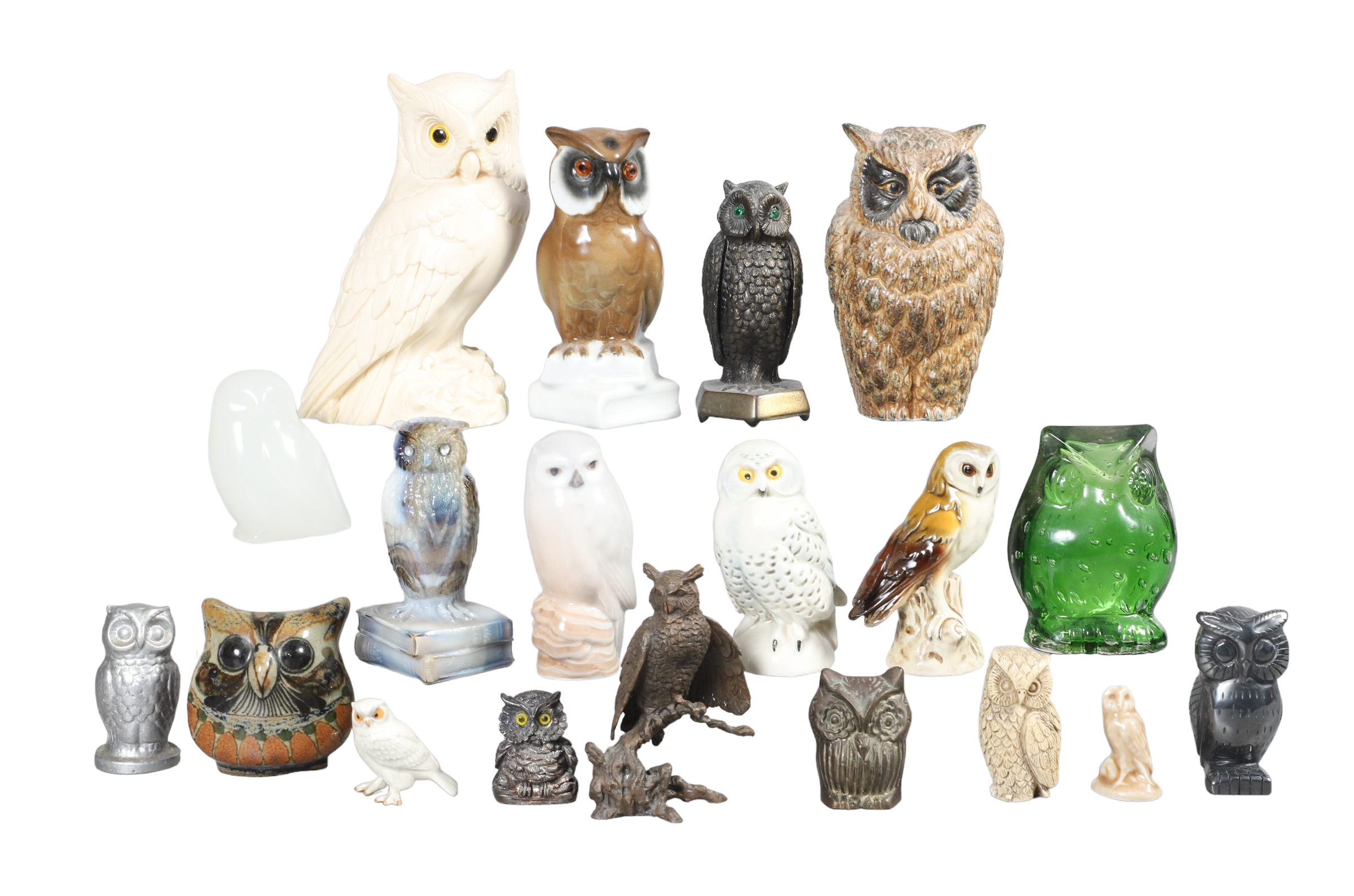 Lot of owl figurines, including