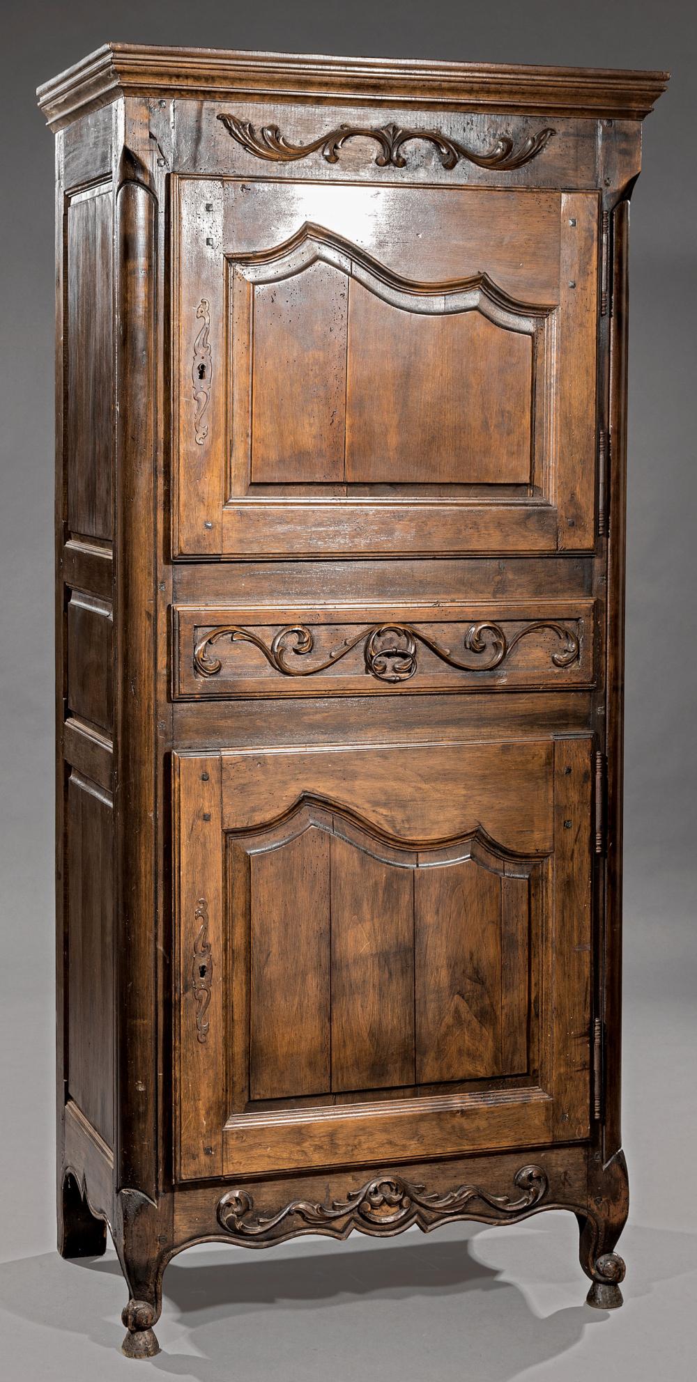 FRENCH PROVINCIAL CARVED WALNUT 31a929