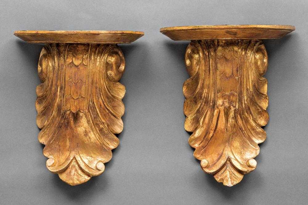 PAIR OF ITALIAN CARVED GILTWOOD 31a933