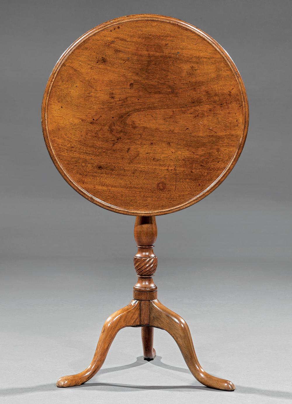 GEORGIAN MAHOGANY TILT-TOP TEA