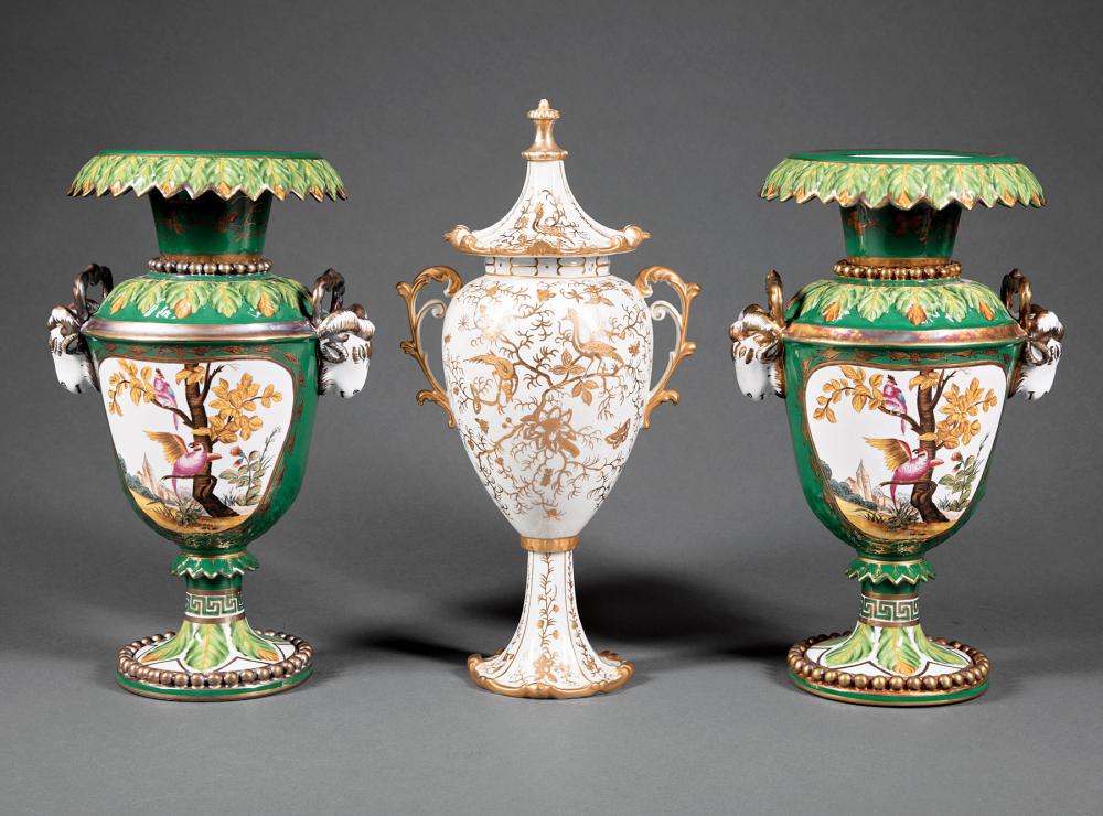 PAIR OF NEOCLASSICAL STYLE PORCELAIN 31a945