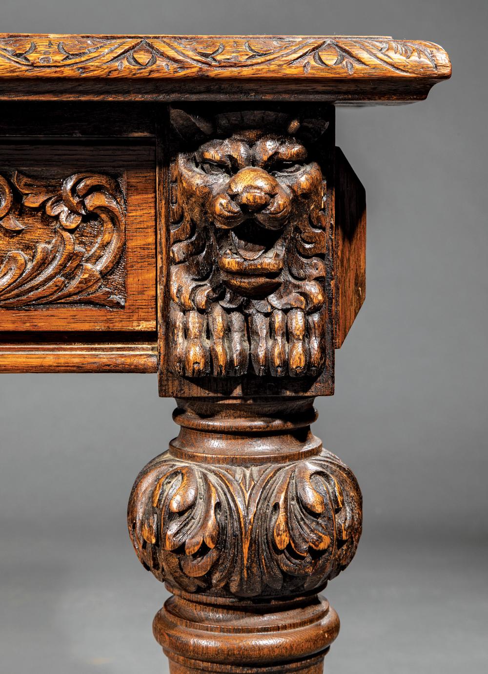 ENGLISH CARVED OAK WRITING TABLEEnglish