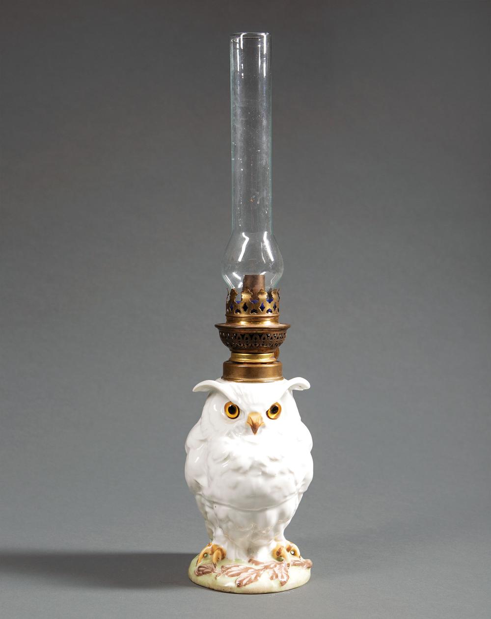 FRENCH PORCELAIN OWL OIL LAMPFrench 31ac4f