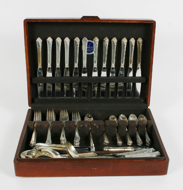 Heirloom sterling flatware in the 4f7b4