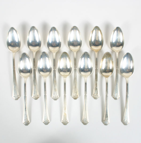 Lot of 12 Towle sterling silver spoons