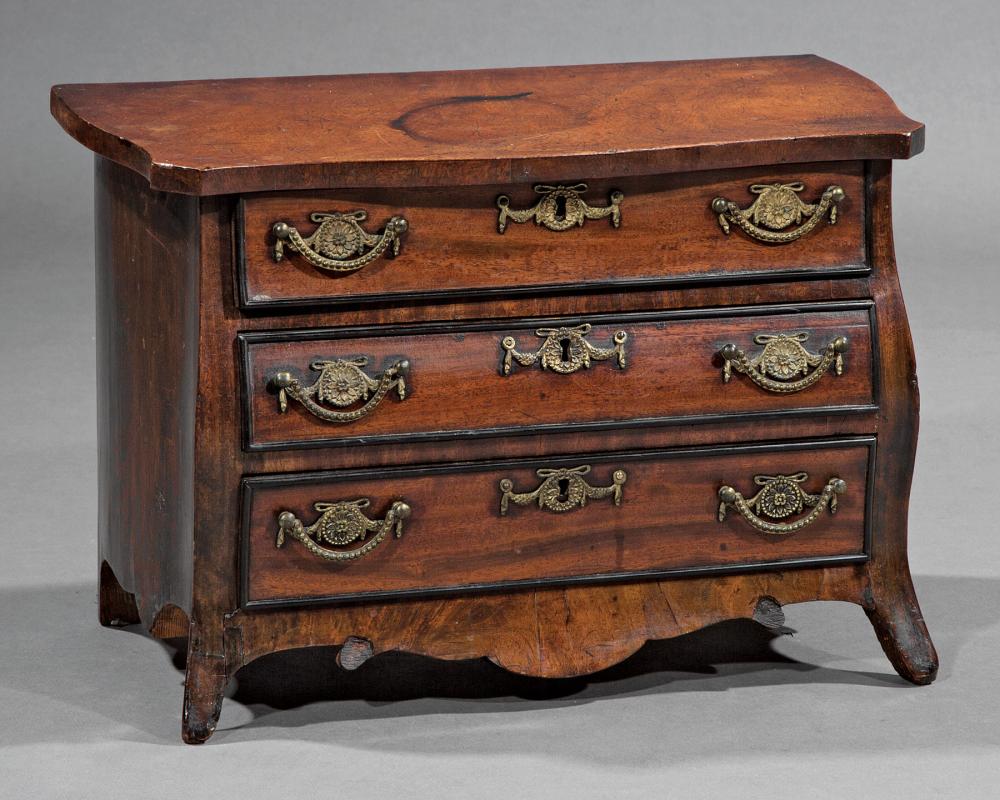 CARVED MAHOGANY "APPRENTICE" BOMBE