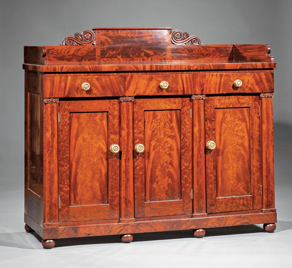 AMERICAN CLASSICAL CARVED MAHOGANY