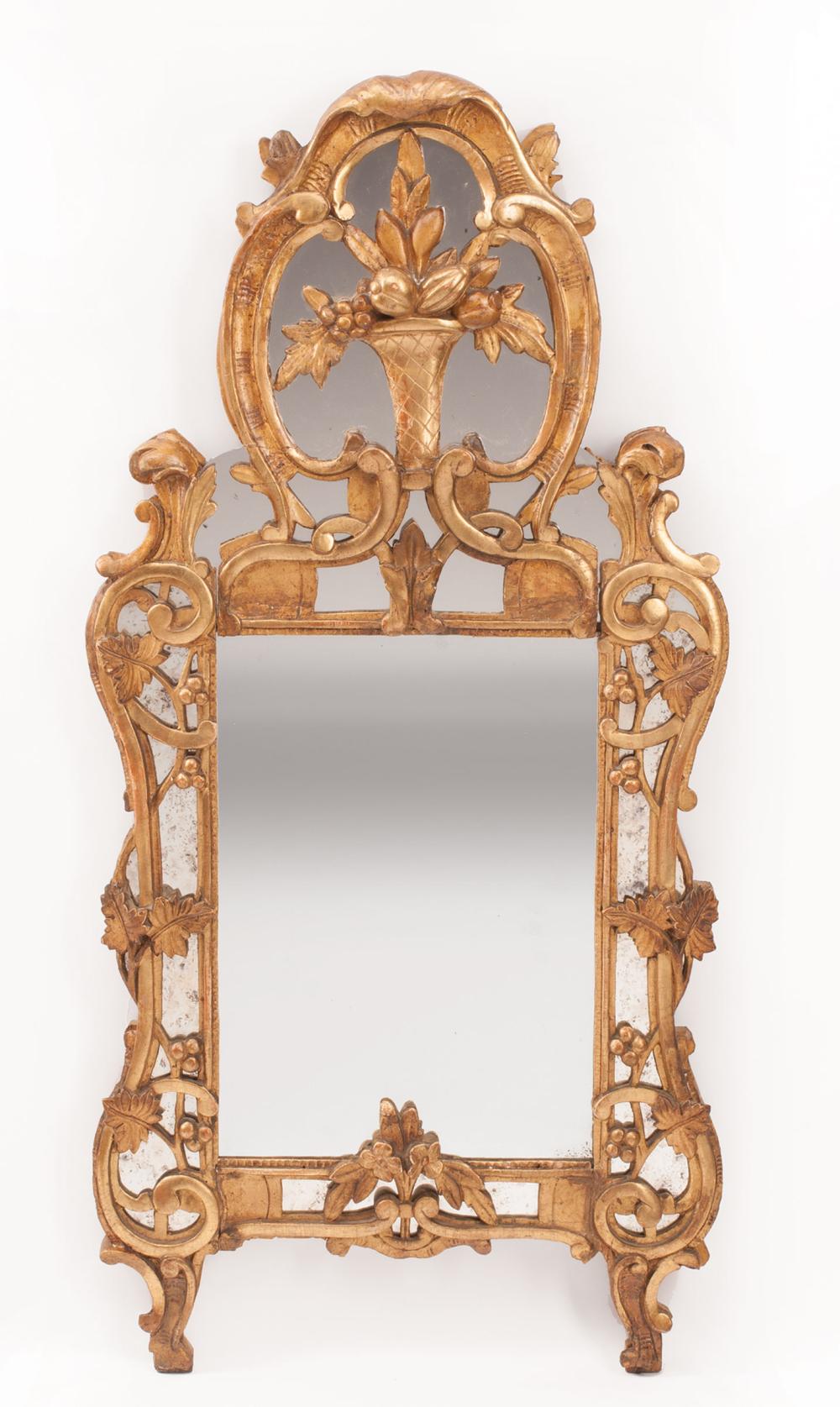 ANTIQUE VENETIAN-STYLE CARVED GILTWOOD