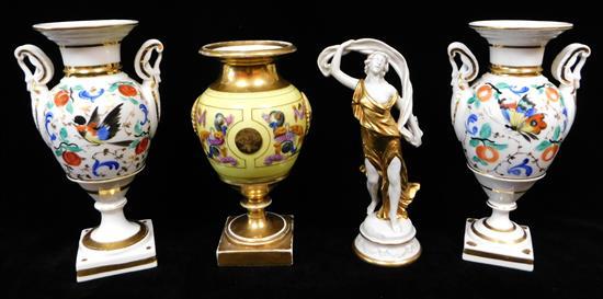 FINE PORCELAIN WITH GILDED ACCENTS,