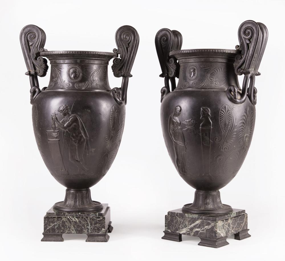 PAIR OF CLASSICAL STYLE BRONZE 31b160