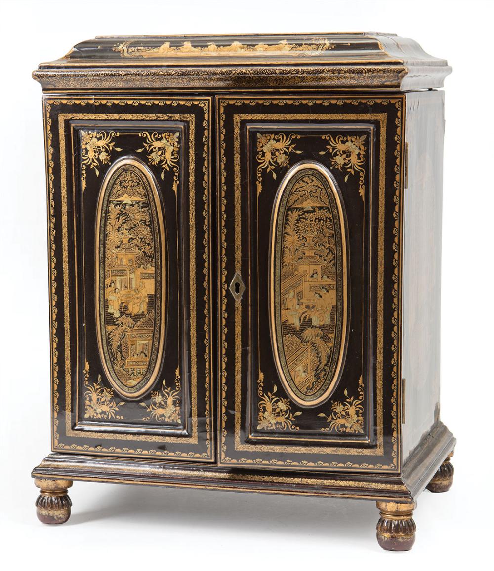 BLACK LACQUER TABLE CABINET NECESSAIREChinese