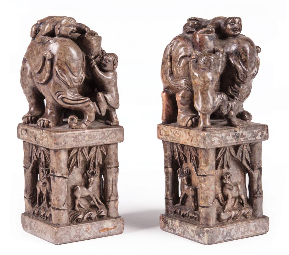 PAIR OF CHINESE SOAPSTONE SEALSPair 31b3d5