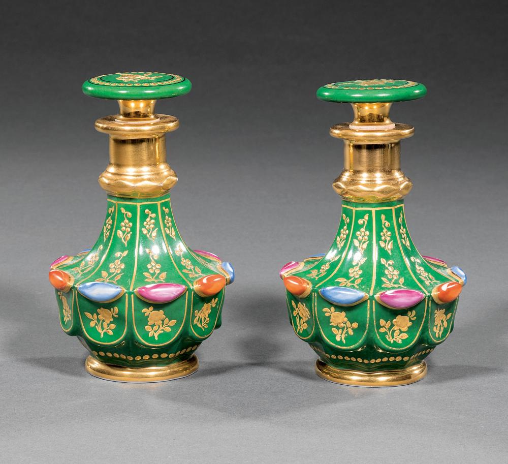 POLYCHROME GILT PORCELAIN SCENT 31b420