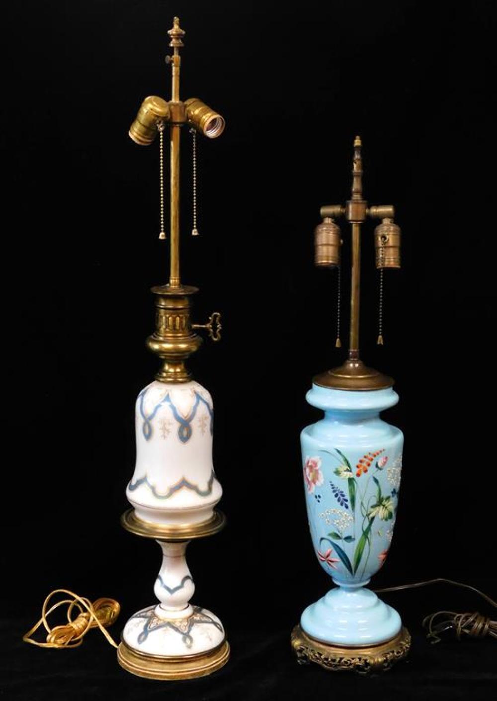 ONE FLUID LAMP AND ONE GLASS URN