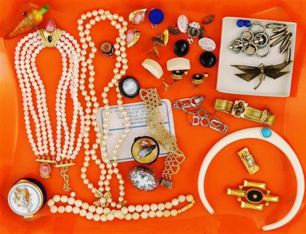 COSTUME: COSTUME JEWELRY ASSORTMENT,