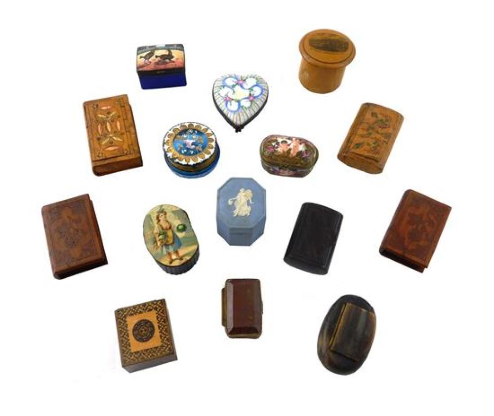 FIFTEEN SMALL BOXES INCLUDING SNUFF  31b563
