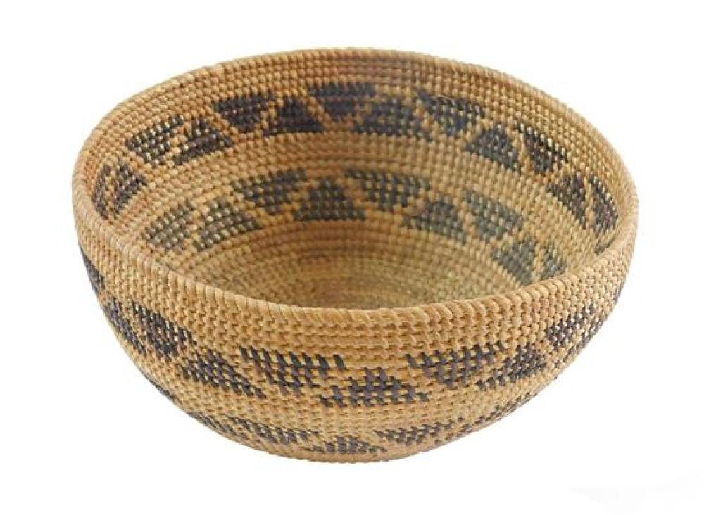 TRIBAL NATIVE AMERICAN WOVEN BOWL  31b571