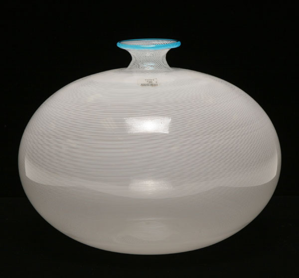 Vase-white-antique