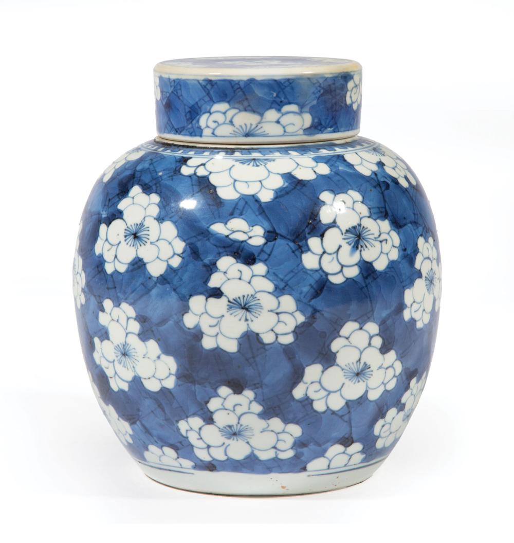 CHINESE BLUE AND WHITE PORCELAIN 31b633