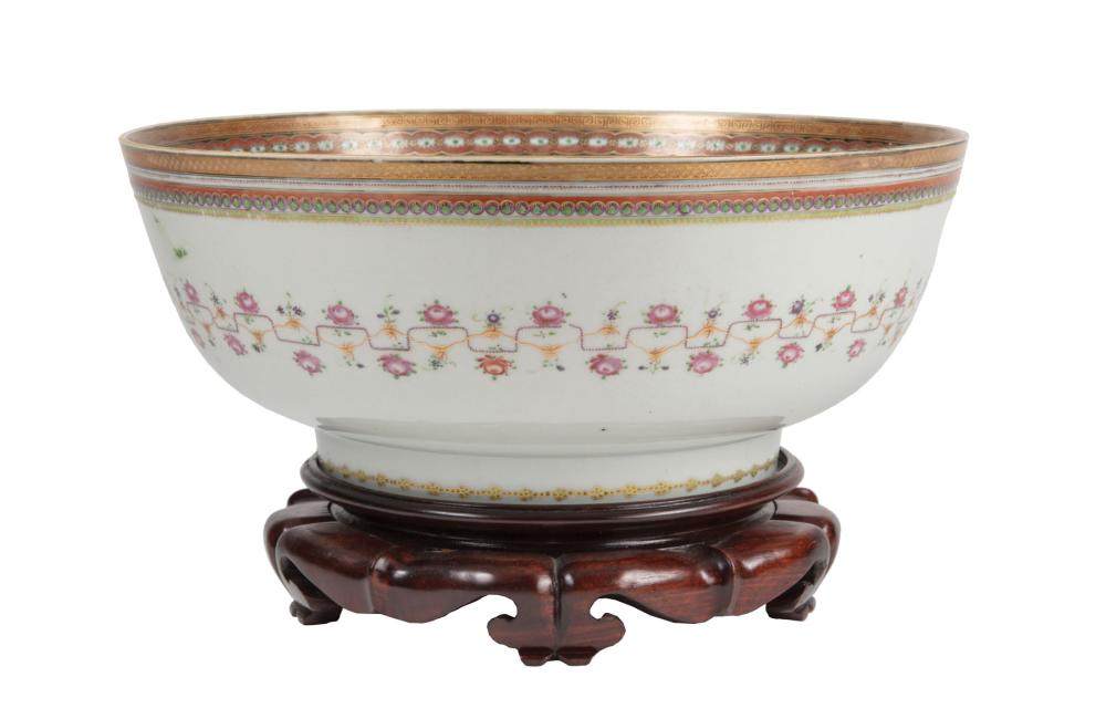 CHINESE EXPORT PORCELAIN PUNCHBOWLChinese 31b635