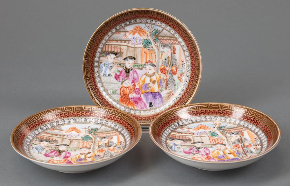 CHINESE EXPORT PORCELAIN SAUCER