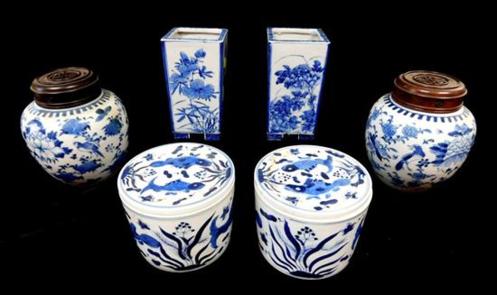 ASIAN SIX BLUE AND WHITE CERAMIC 31b6f8