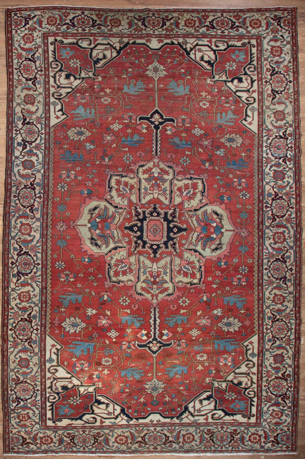 SERAPI CARPETAntique Serapi Carpet  31b879