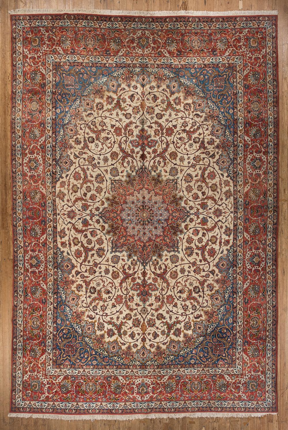 FINE PERSIAN ESFAHAN CARPETFine