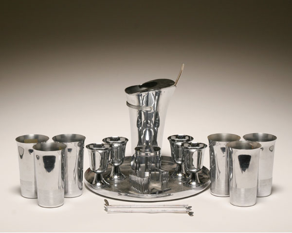 Chase Chrome 18pc barware; angular