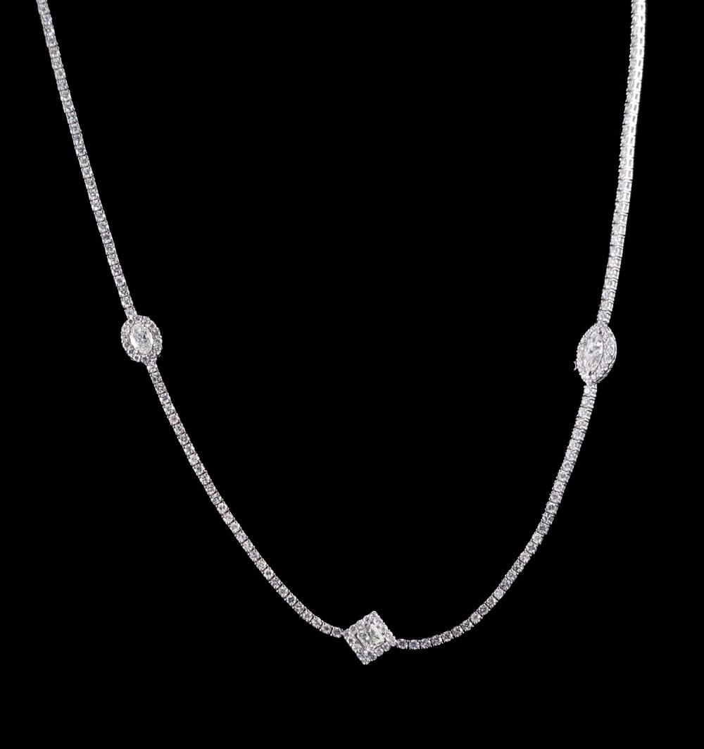 18 KT WHITE GOLD AND DIAMOND NECKLACE18 31b895