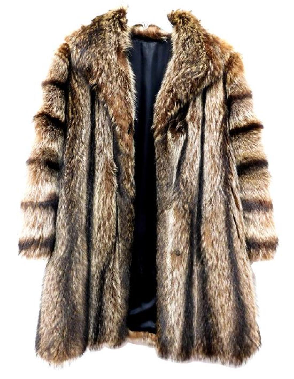 LADY S FUR COAT PROBABLY RACCOON  31b899