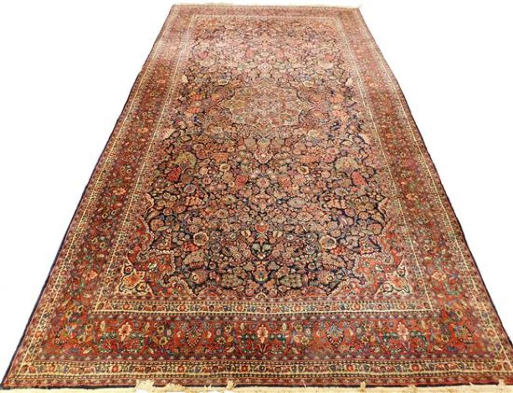 RUG: SEMI-ANTIQUE PERSIAN SAROUK/KAZVIN