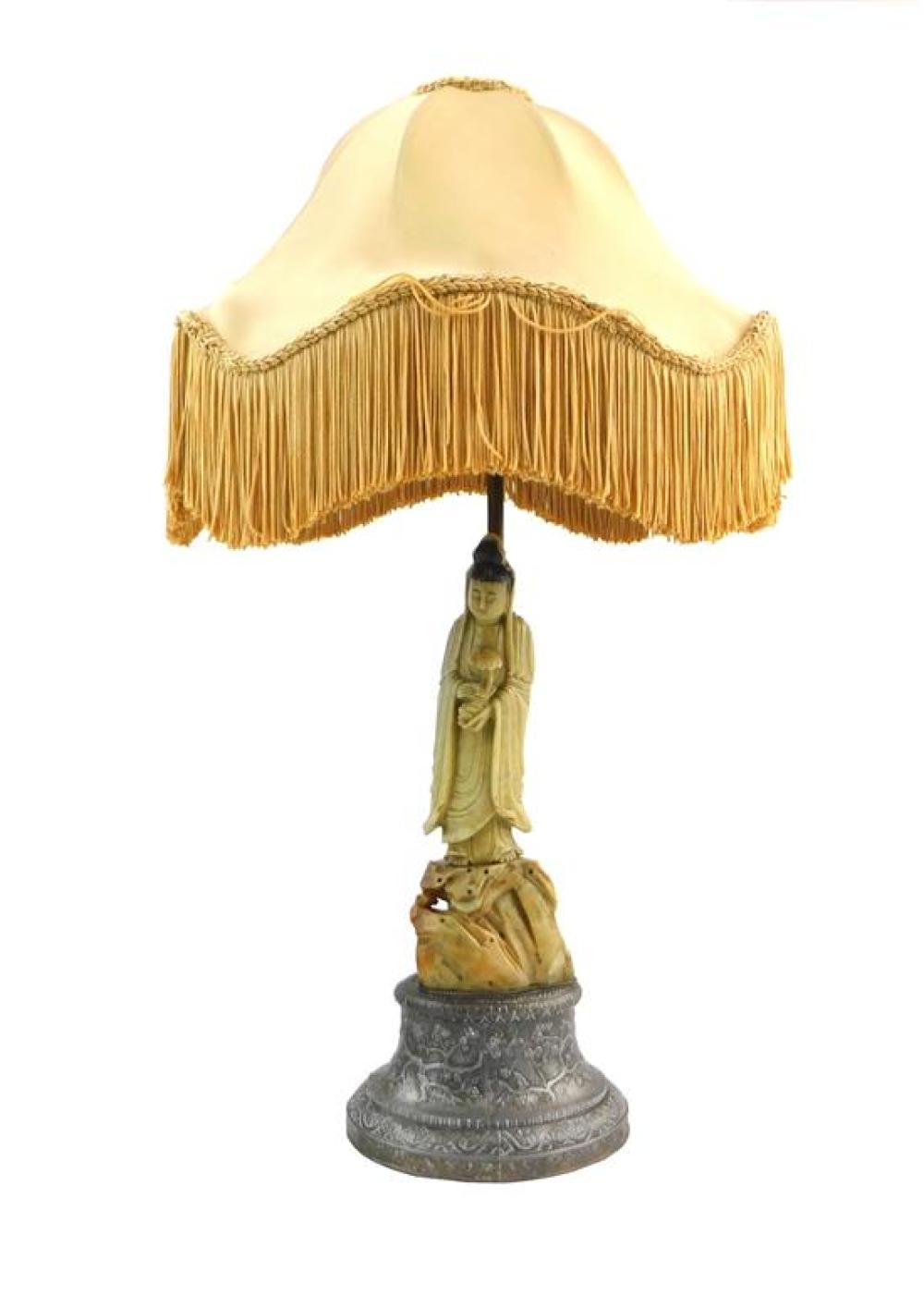 CHINESE SOAP STONE LAMP CARVED 31bd3b