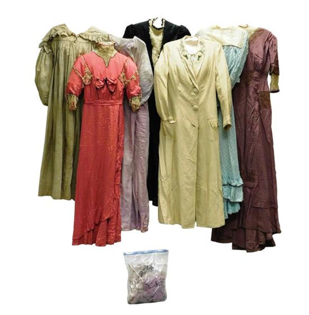 NINE ARTICLES OF WOMEN'S VINTAGE