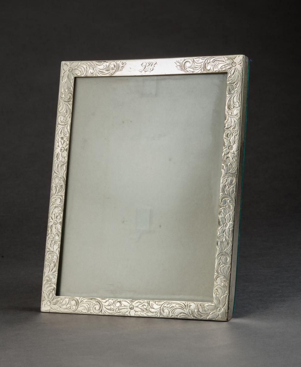 AMERICAN STERLING SILVER PICTURE FRAMEAmerican