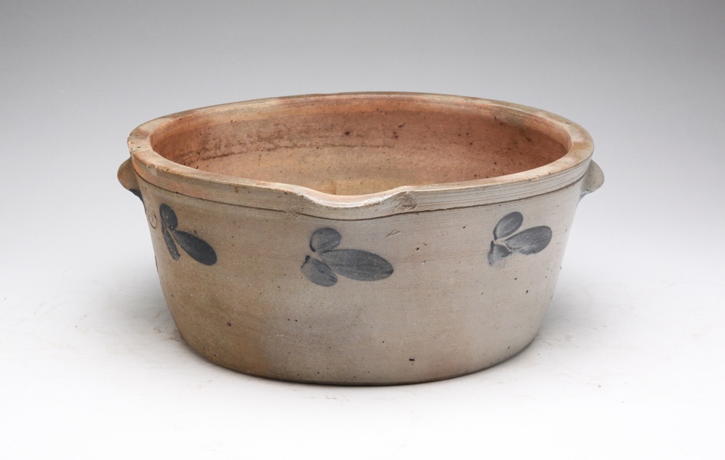 MARYLAND STONEWARE MILK PAN. Ca