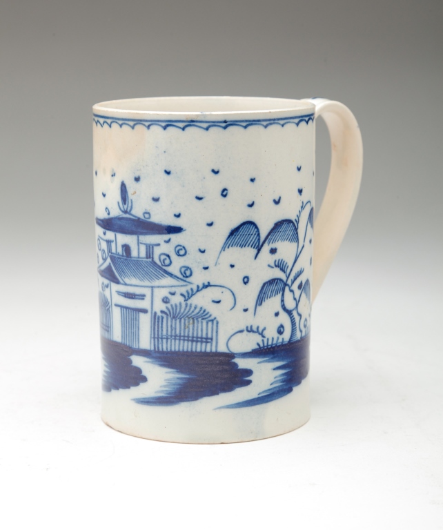 ENGLISH PEARLWARE MUG. Circa 1800.