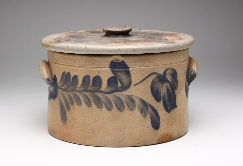 AMERICAN STONEWARE CAKE CROCK. Mid 19th