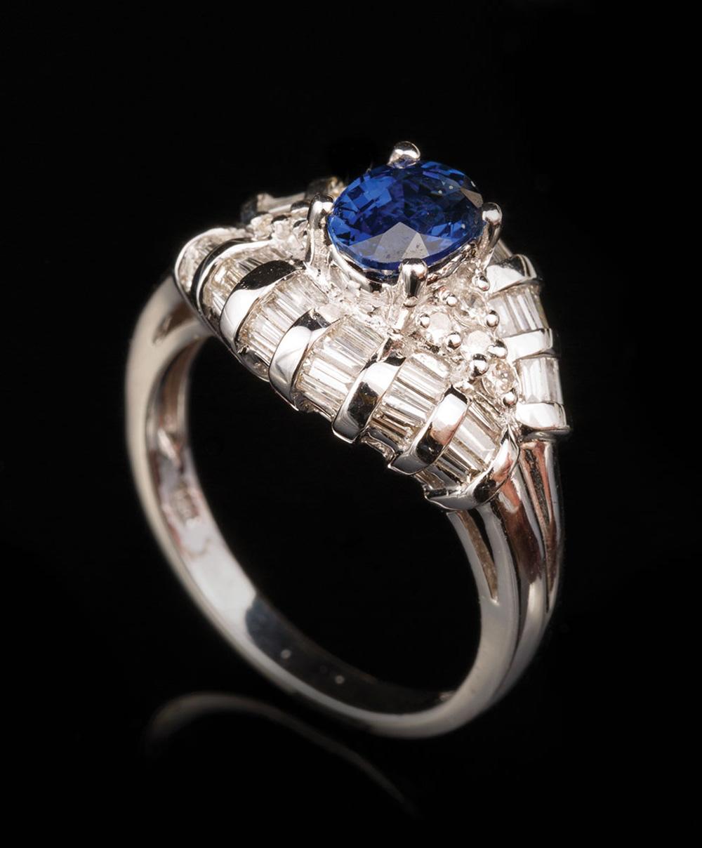 GOLD, SAPPHIRE AND DIAMOND RING