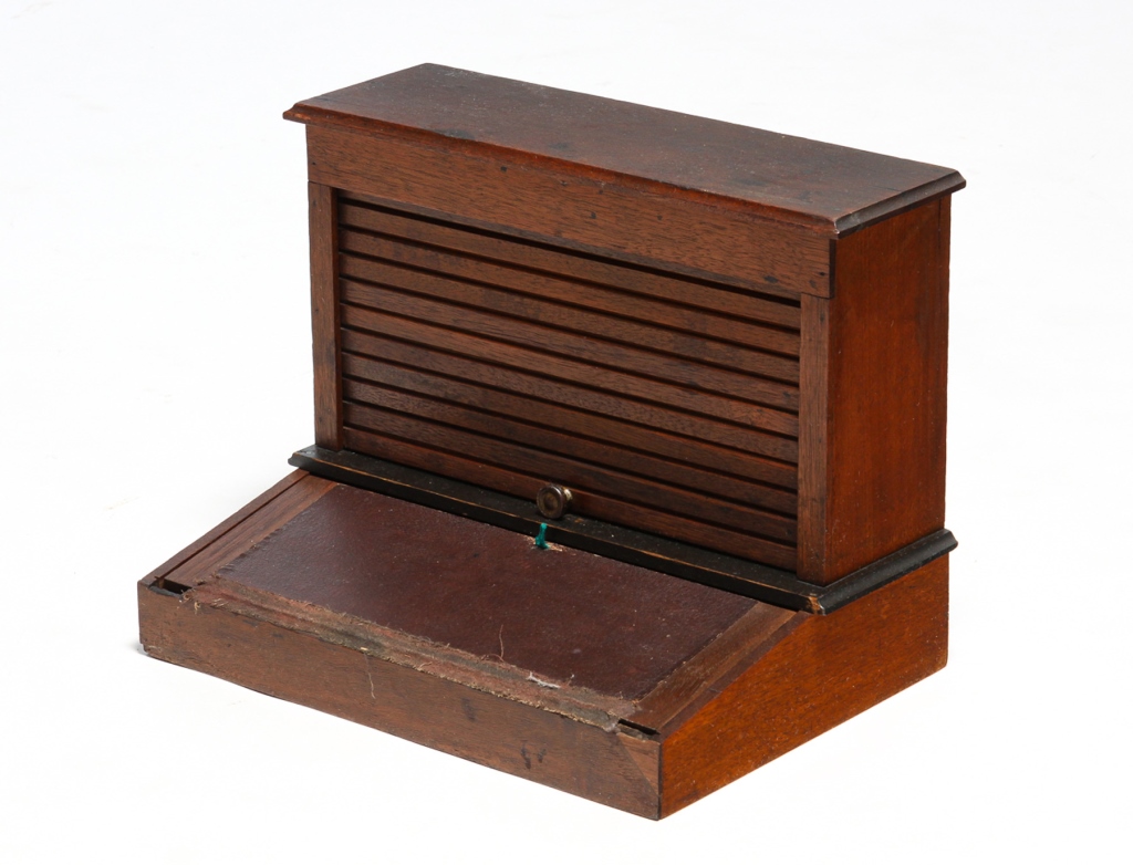 AMERICAN DESKTOP ORGANIZER Circa 319d22