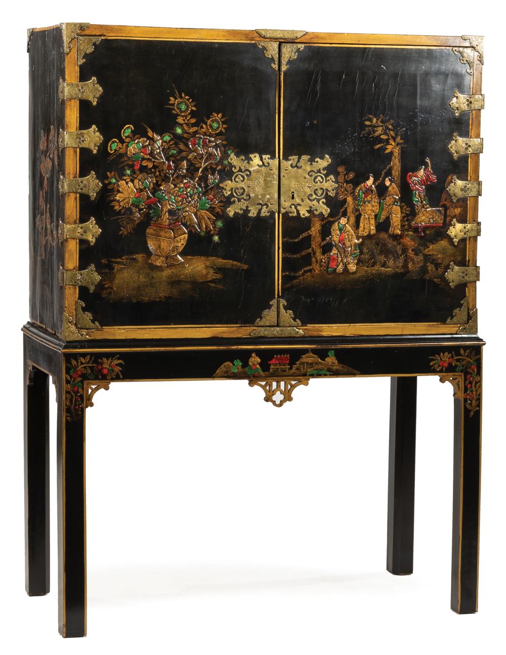 CHINOISERIE LACQUERED CABINET ON