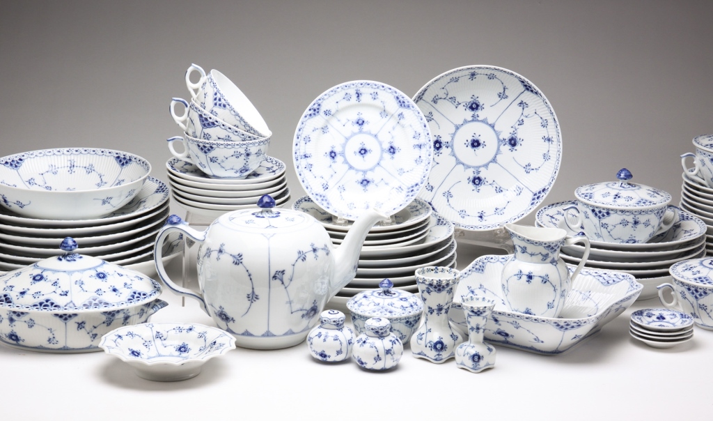 ROYAL COPENHAGEN "BLUE FLUTED"