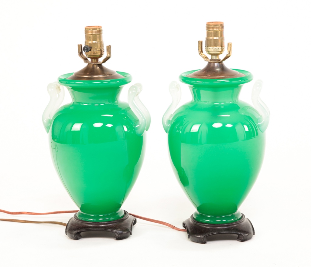 TWO AMERICAN ART GLASS TABLE LAMPS.