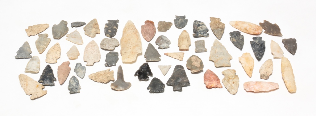 NATIVE AMERICAN POINTS AND STONES  319f29