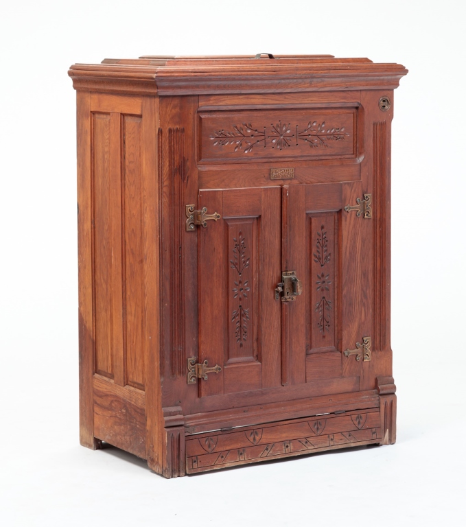 AMERICAN H&M ICE BOX. Late 19th