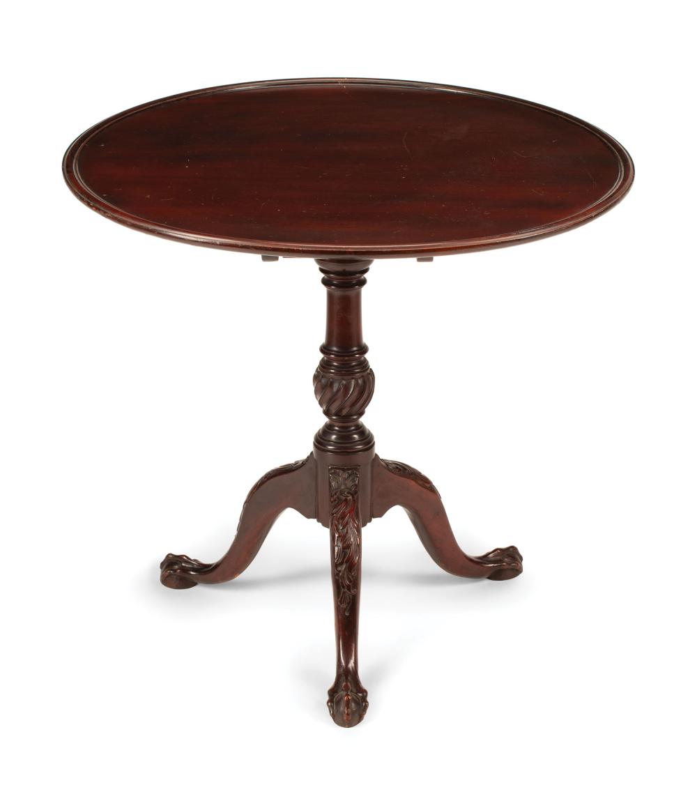 GEORGIAN MAHOGANY TILT-TOP TEA TABLEAntique