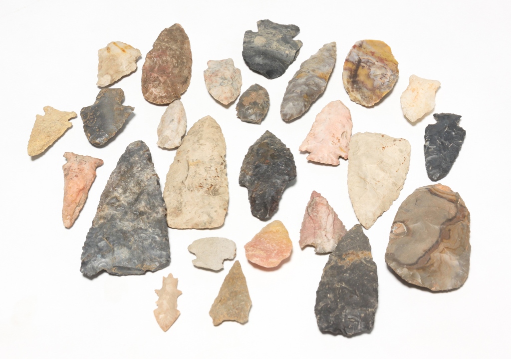 NATIVE AMERICAN POINTS AND STONES  319f74