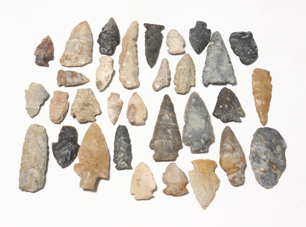 NATIVE AMERICAN POINTS AND STONES  319f70