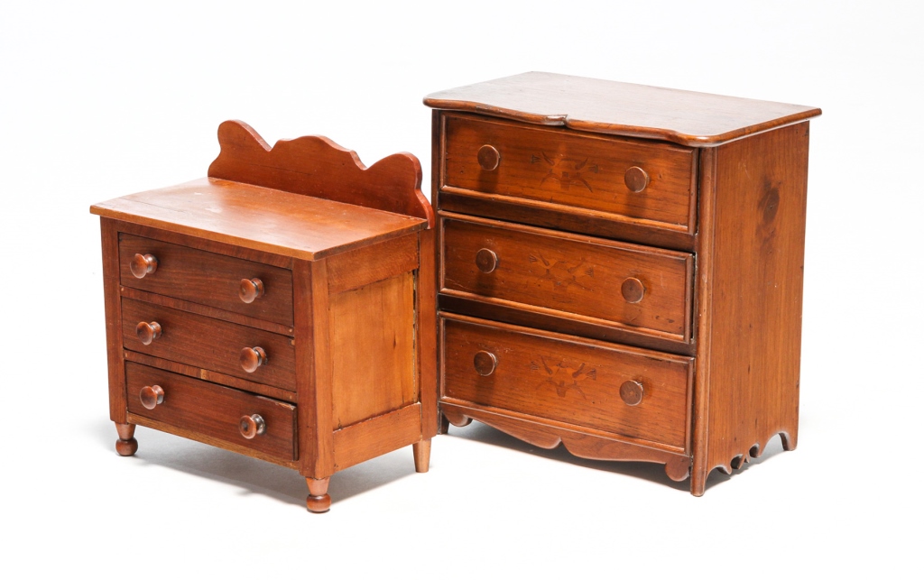 TWO AMERICAN MINIATURE CHESTS  319fda