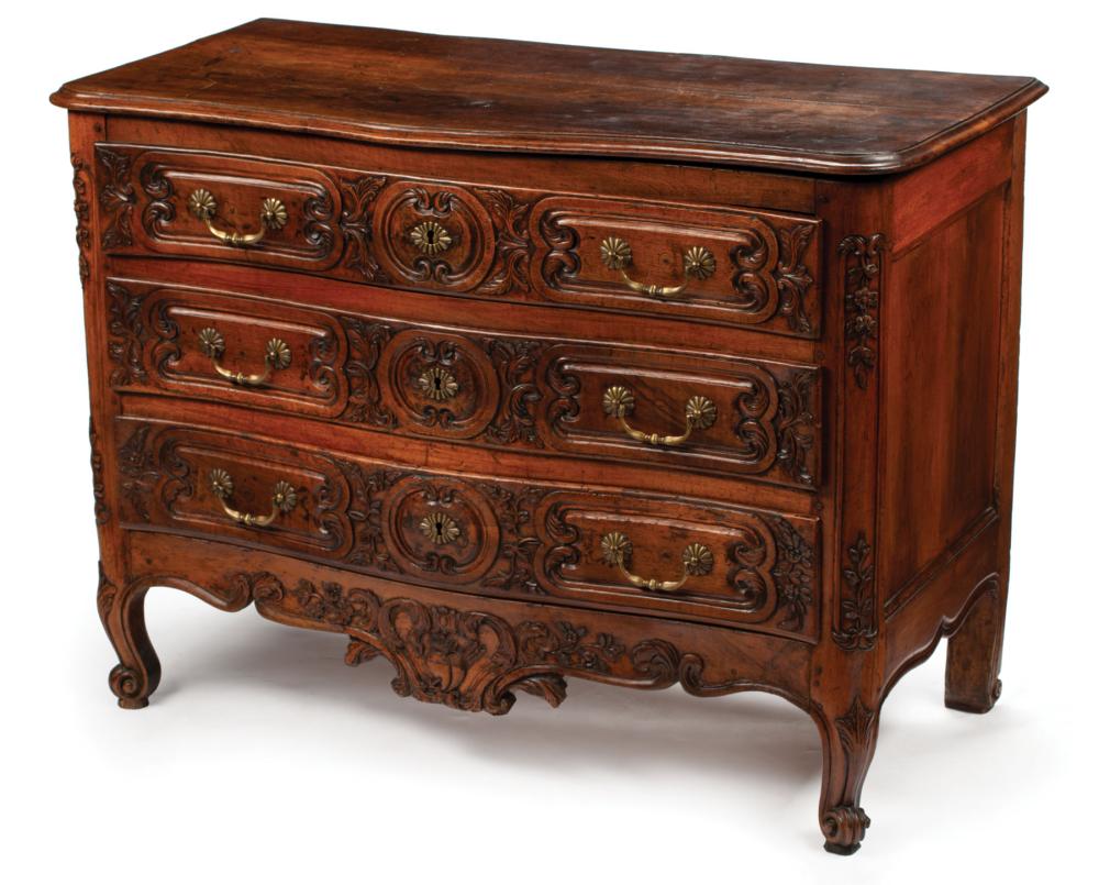 PROVINCIAL WALNUT CHEST OF DRAWERSProvincial